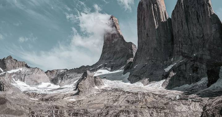 El día después de la tragedia en Torres del Paine: reproche a turno no cubierto por Conaf y sobrevivientes aún atrapados