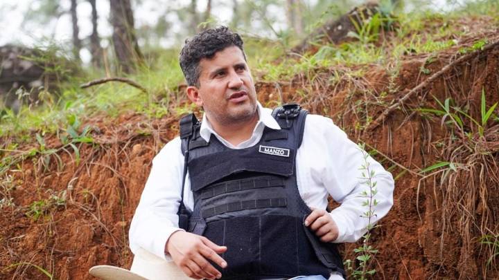 Octavo escolta de Carlos Manzo se fuga durante operativo de detención