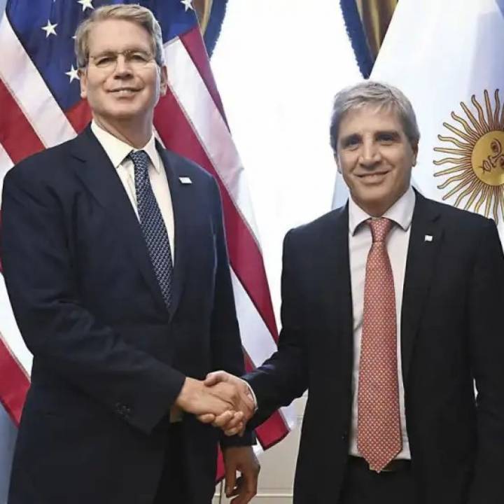 Según el Wall Street Journal, bancos de EE.UU. frenan el rescate de US$20.000 millones a Argentina y evalúan un préstamo menor