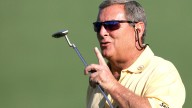 Fuzzy Zoeller, two-time major champion, dies at 74