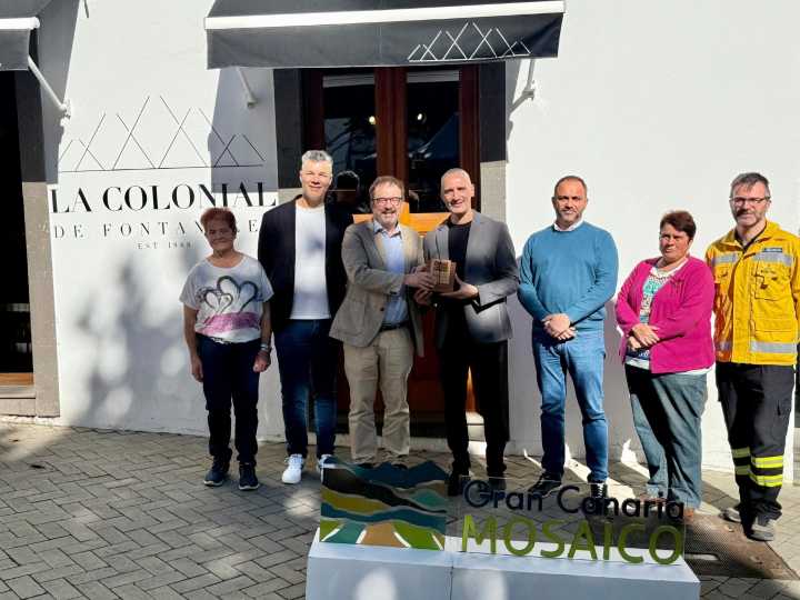La Colonial de Fontanales recibe del Cabildo el galardón Gran Canaria Mosaico