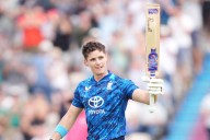England hand two-year central contract to Jacob Bethell