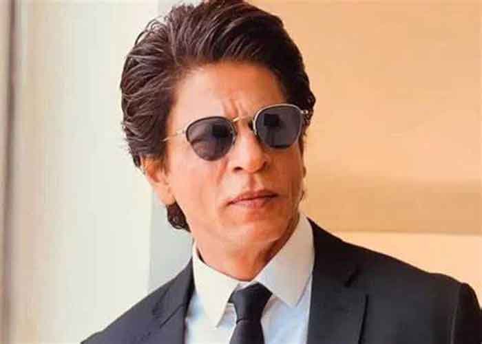 SRK skips customary fan meet on birthday after being advised by authorities