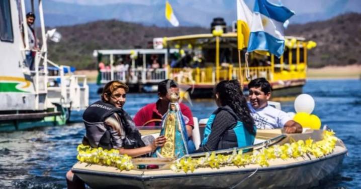 VIDEO. Veneración en Salta a la Virgen de Itatí: la emoción de una procesión náutica que cumple 36 años en el Cabra Corral