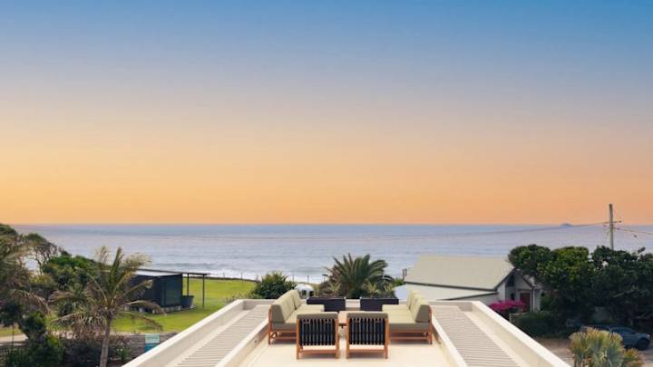 NSW Real Estate: Yogi with ties to Hollywood lists Byron Bay mansion for $20 million