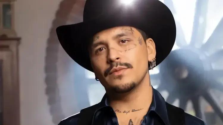 Equipo de Christian Nodal revisa bebidas en concierto, genera polémica