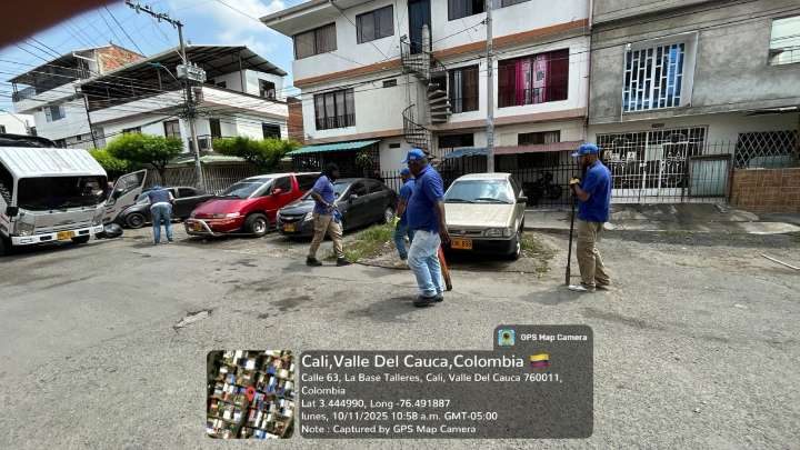 El País Denuncia: autoridades desmontan parqueadero improvisado que ocupaba vía pública en el barrio La Nueva Base