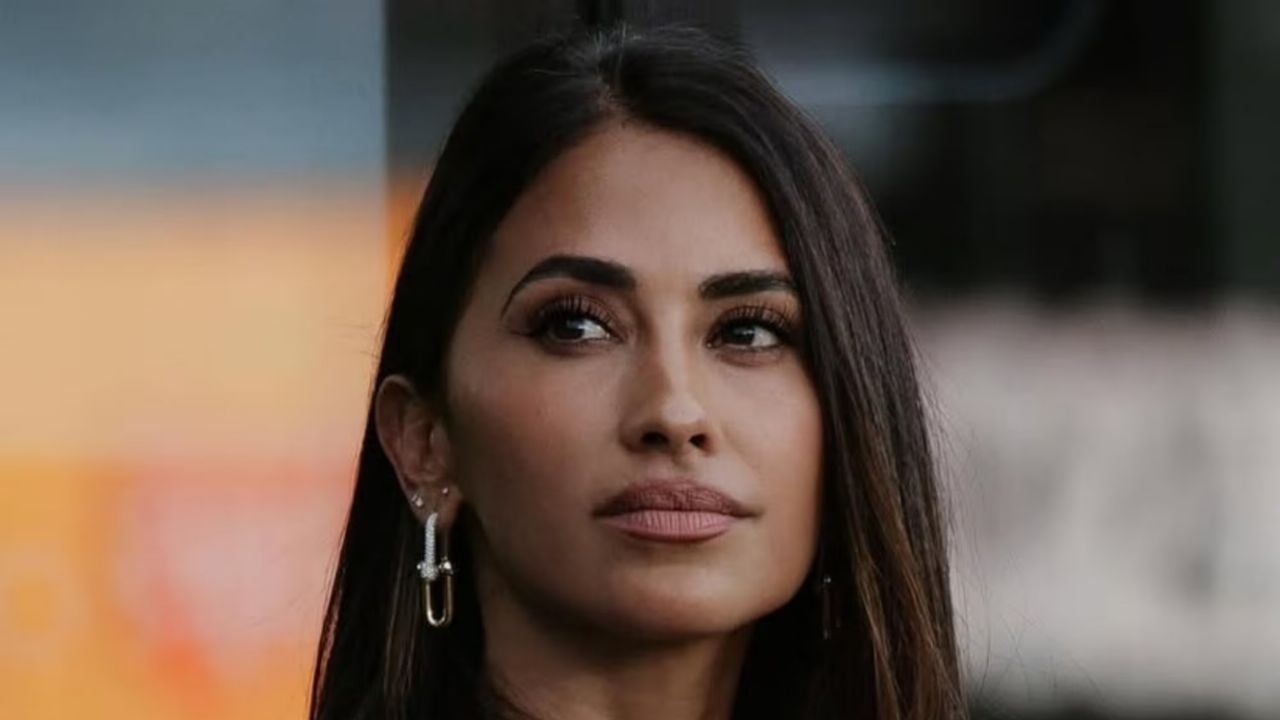 Los lunares vuelven con fuerza: el vestido que elige Antonela Rocuzzo y que confirma la tendencia del 2025