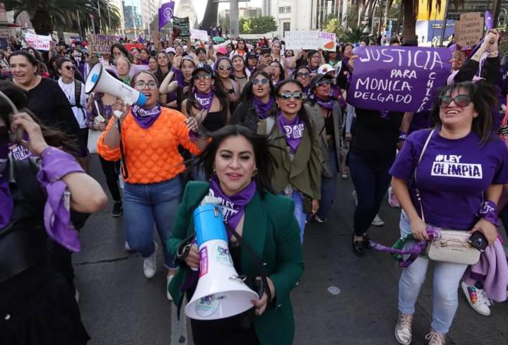 Sheinbaum reconoce marcha del 25N como una movilización pacífica