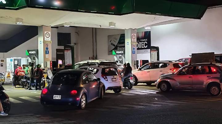 Desabasto de gasolina provoca compras de pánico y afecta la movilidad en Zamora