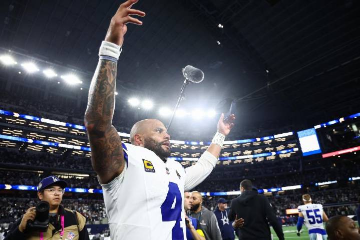 Dak Prescott's monster game rallies Cowboys from 21