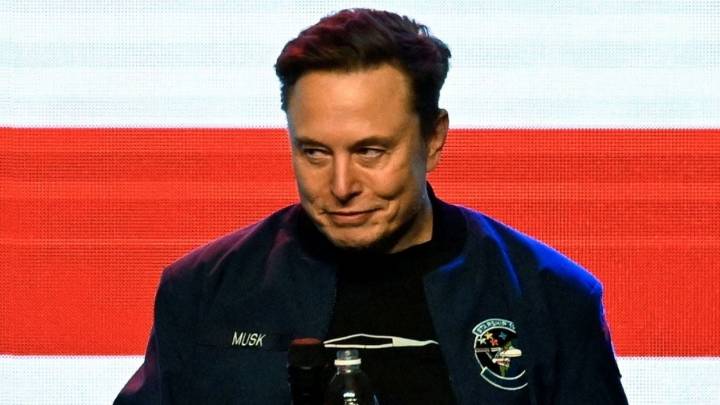 Accionistas de Tesla aprueban dar un billón de dólares a Elon Musk