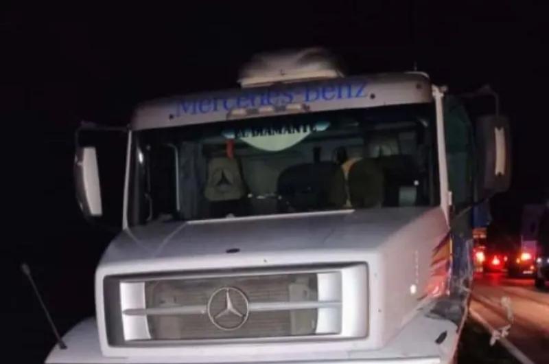 Camioneta se cruzó de carril y provocó un choque en cadena