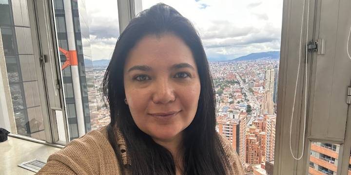 Cónsul de Colombia en Chile denunció acoso y campaña de desprestigio por parte de una mujer: “Delirante, ha sido demencial”