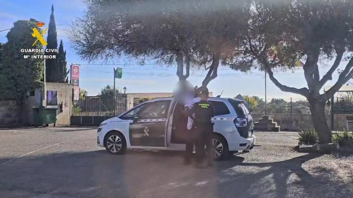 Dos detenidos por robar en un supermercado del Arenal y agredir a una empleada