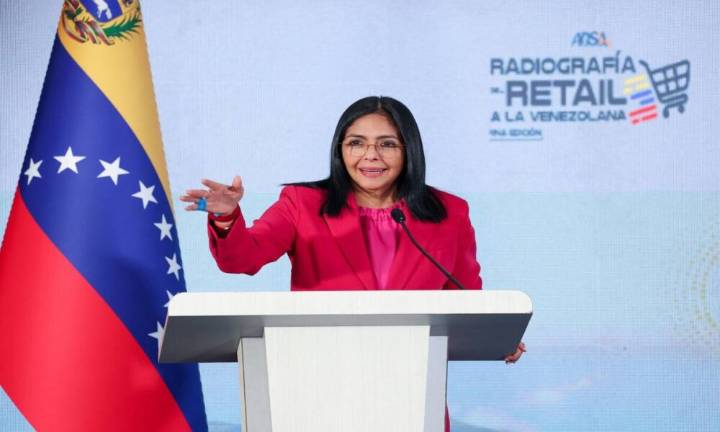 Vicepresidenta a minoristas: «Ustedes son factor fundamental en la resistencia económica»