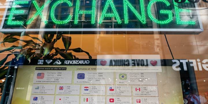 El dólar operó estable en $1.445 y las acciones recuperaron la tendencia alcista