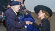 Kate Middleton Learns a 100-Year-Old Veteran’s Secret to Long Life During Royal Visit