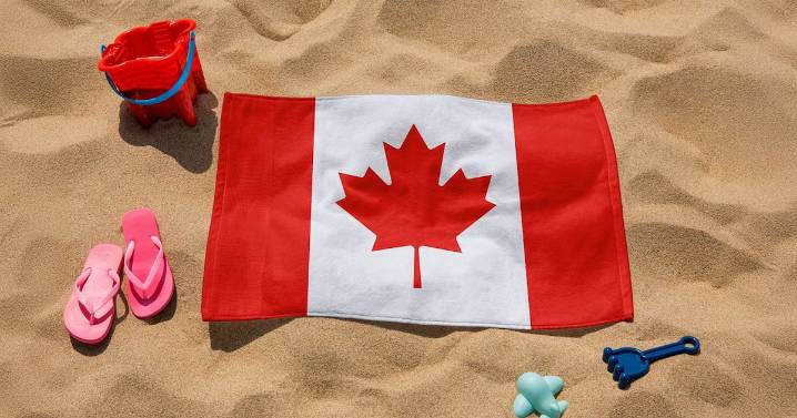 Canadienses dejan de vacacionar en EU y México se beneficia