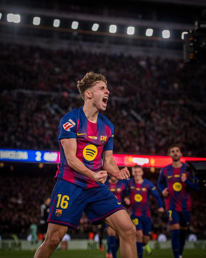 Barcelona goleó al Athletic Club 4-0 en la vuelta al Camp Nou e igualó al líder Real Madrid