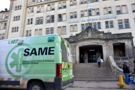 Mataron a un hombre de una puñalada e investigan si fue para robarle