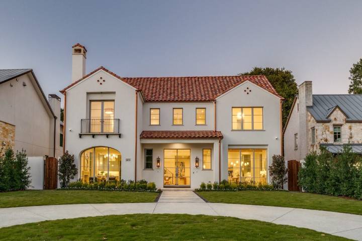 Allie Beth Allman & Associates Agent Jamie Ashby Goes Behind The Scenes of New Listing at 4024 Marquette Street