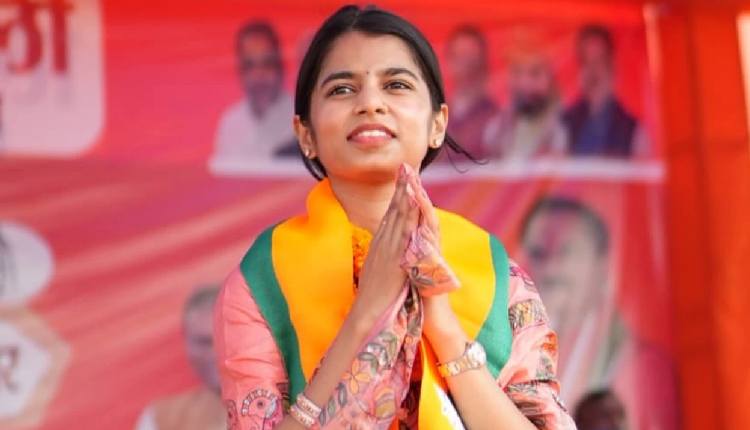 Bihar Assembly Elections: Folk Singer Maithili Thakur Leads In Alinagar With Over 4,100 Votes