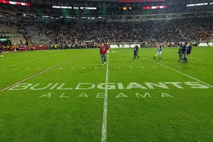 UAB football player accused of stabbing 2 teammates before game