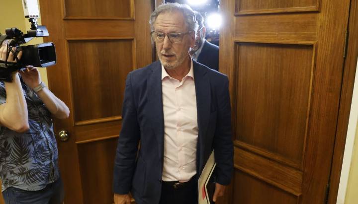 Comisión que revisa acusación constitucional contra Diego Pardow espera contar con el biministro García como primer invitado