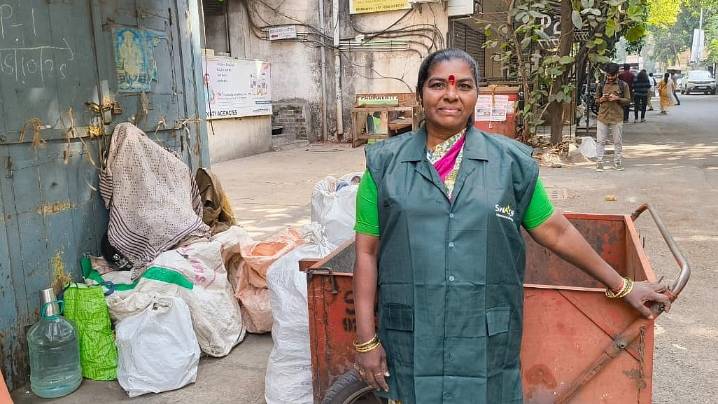 Pune's Unsung Hero: SWaCH Worker Anju Mane Wins Hearts By Returning Bag With Rs 10 Lakh