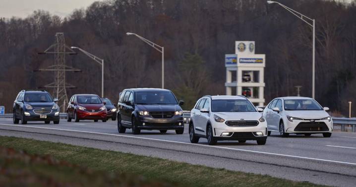 Thanksgiving weekend is year's busiest holiday travel period