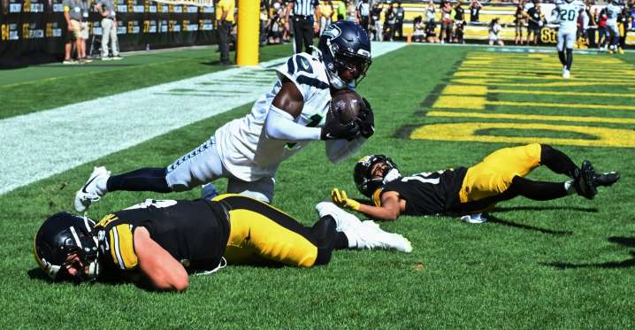 Seahawks waive cornerback Derion Kendrick