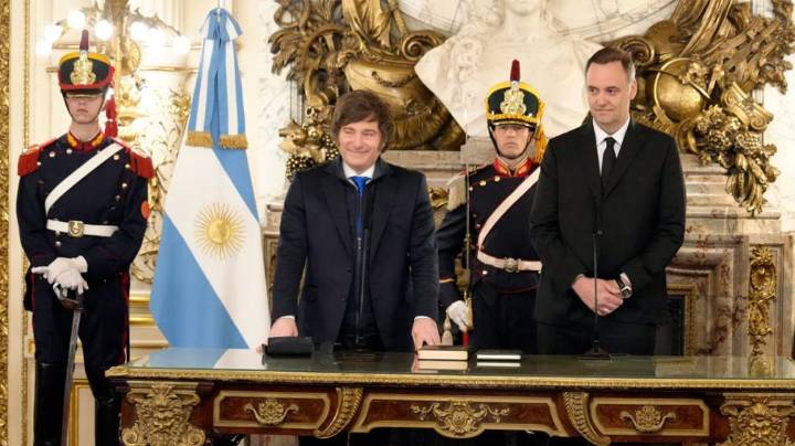 El Gobierno eliminó la Secretaría de Medios y trasladó sus funciones a la Jefatura de Gabinete