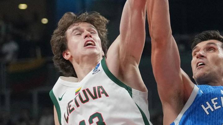WATCH | Former Georgia Bulldog from Lithuania scores 9 points in 13 seconds for unbelievable comeback