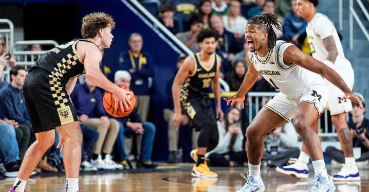 Michigan Basketball uses historic first half to cruise to season