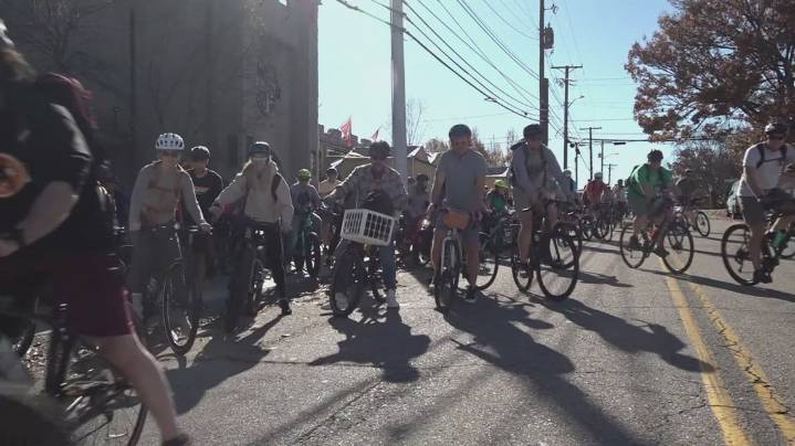 Knoxville bikers ride for 'Cranksgiving' to aid local food bank
