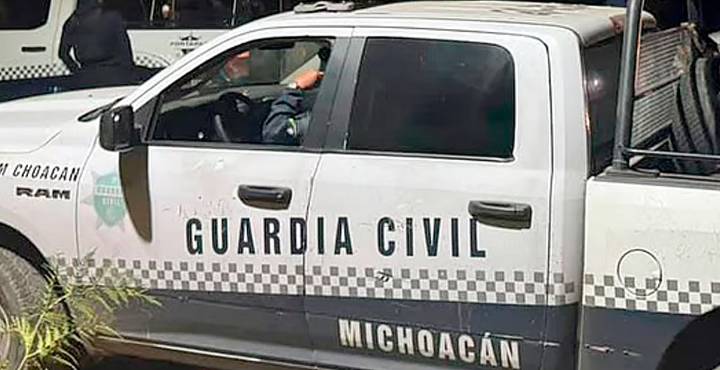 Cuatro oficiales lesionados tras volcadura de patrulla en Ichaqueo