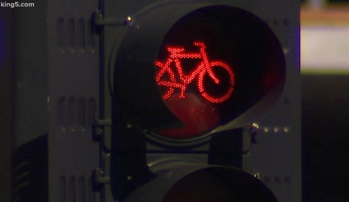 In Washington state, what traffic laws do bicyclists have to obey