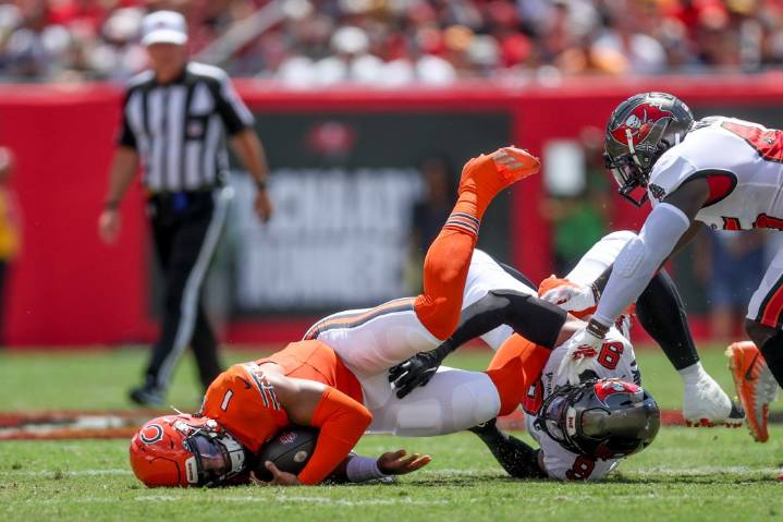 What the numbers say about new Chicago Bear Joe Tryon-Shoyinka — and a challenging New York Giants D