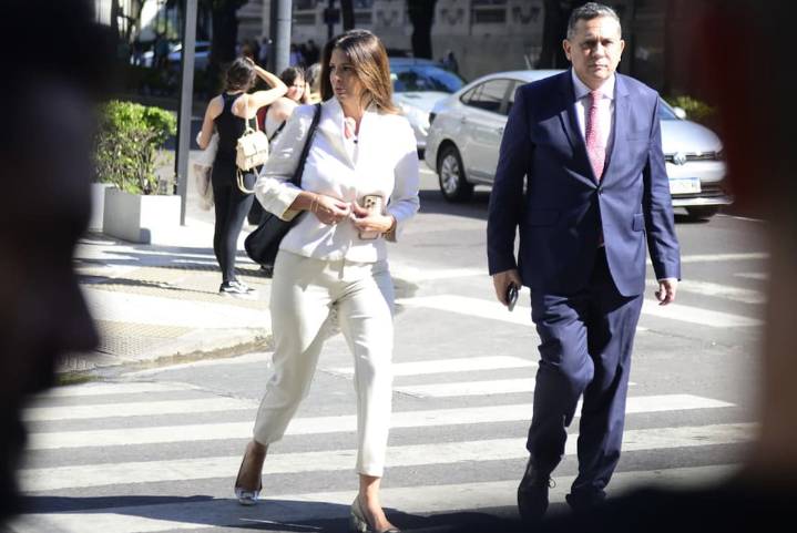 Tras la audiencia en la que lloró Makintach, declaran como testigos Dalma y Gianinna Maradona en el jury