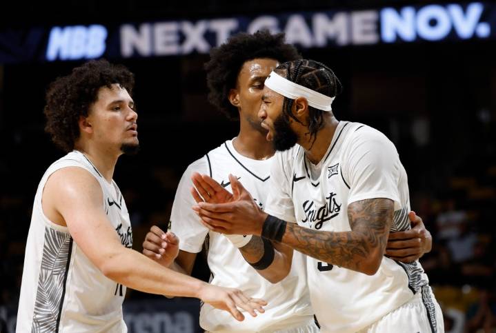 Jamichael Stillwell's big night propels UCF past Oakland