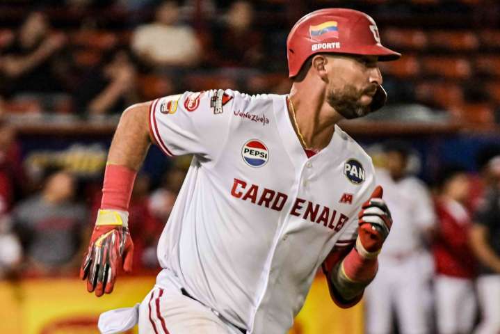 Cardenales despide a Rangel Ravelo en la misma semana de su récord de franquicia