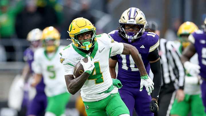 College Football AP Top 25: Oregon moves up after beating UW