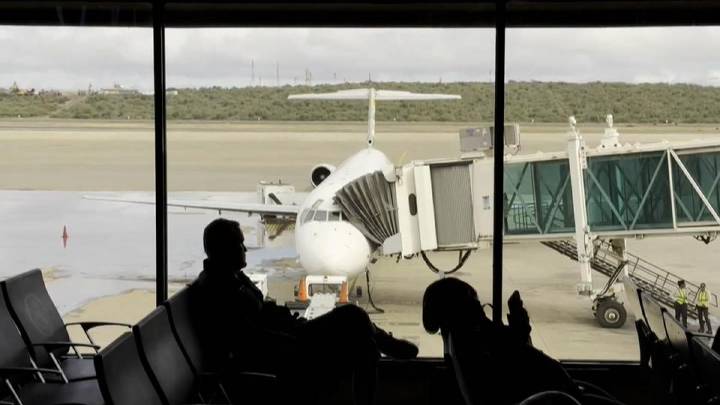 Trump anuncia el cierre total del espacio aéreo de Venezuela