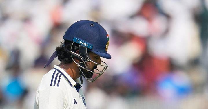 India takes control of 1st test vs. South Africa as 15 wickets fall on Day 2