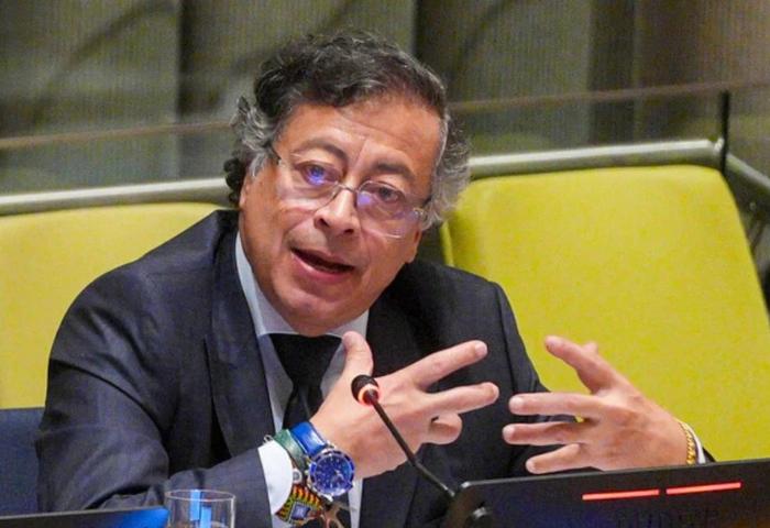 “Los países no se bloquean”: Petro cuestiona alerta de EE. UU. sobre restricciones aéreas hacia Venezuela