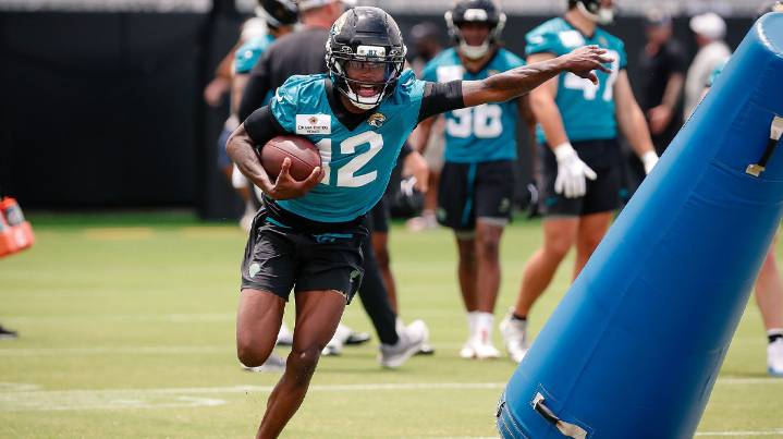 ESPN analyst questions Travis Hunter’s two-way Jaguars future after knee surgery