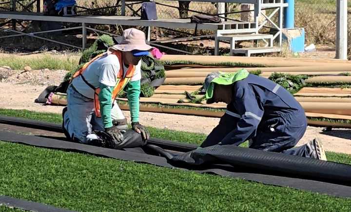 Mejoran cancha de La Revolución gracias al PP