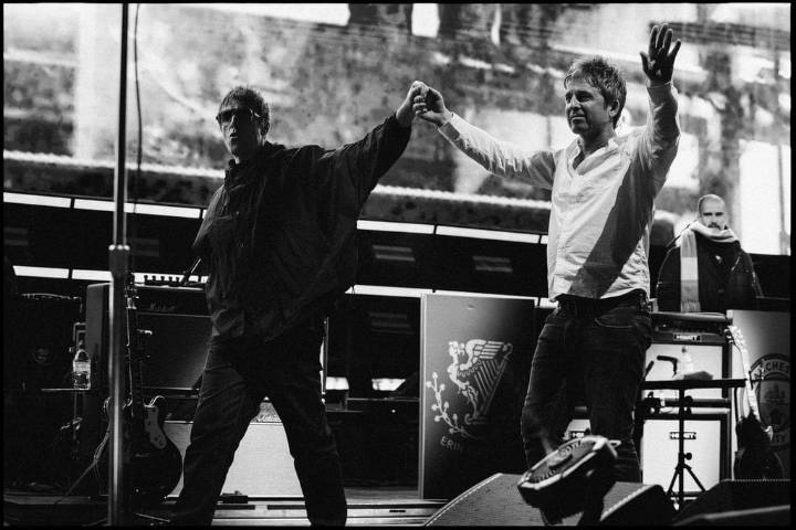 Fue bíblico: Oasis impactó con su liturgia fervorosa en el Estadio Nacional