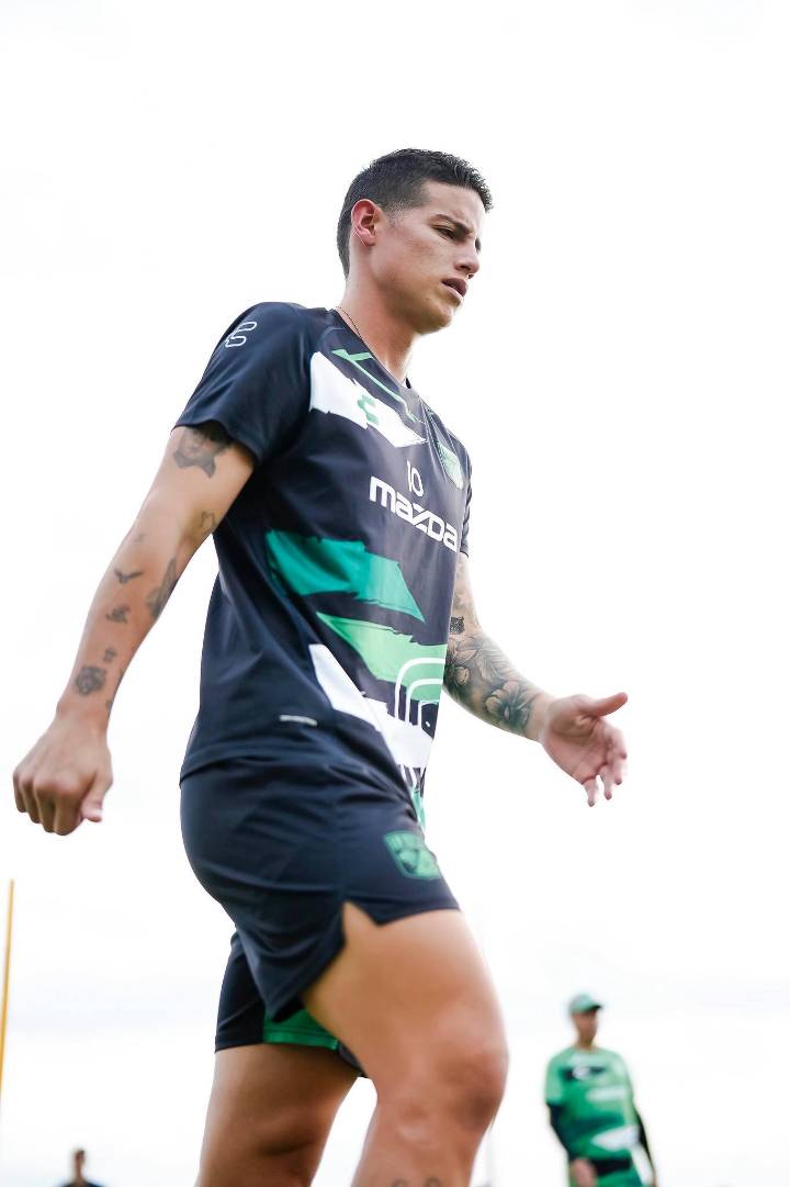 James Rodriguez mas afuera que adentro del León de México -